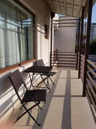 Гостевой дом Guesthouse in Tbilisi Тбилиси Номер Делюкс с кроватью размера «king-size»-5