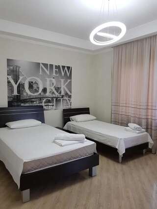 Гостевой дом Guesthouse in Tbilisi Тбилиси Двухместный номер с 2 отдельными кроватями и балконом-2